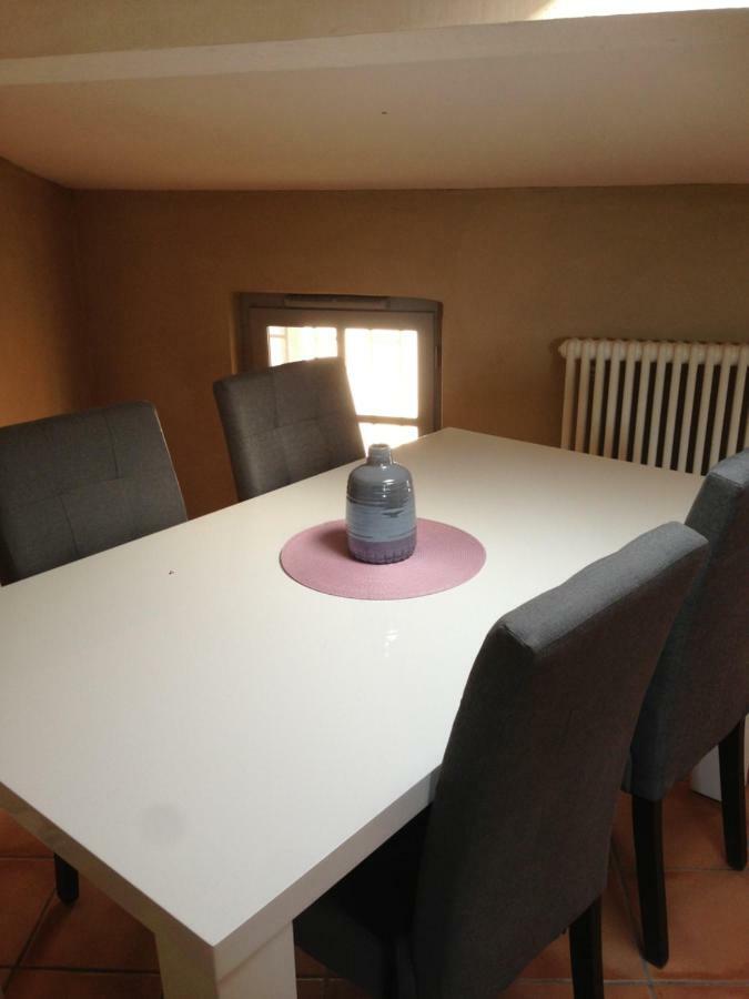 Le Petit Nid Des Arenes Apartment Beziers Ngoại thất bức ảnh